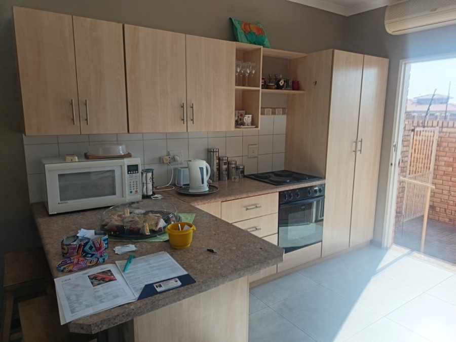2 Bedroom Property for Sale in Minerva Gardens Northern Cape